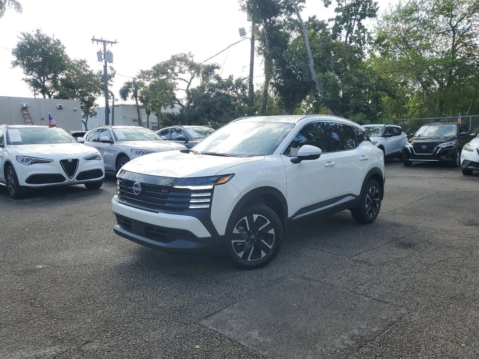 2025 Nissan Kicks SR photo 32
