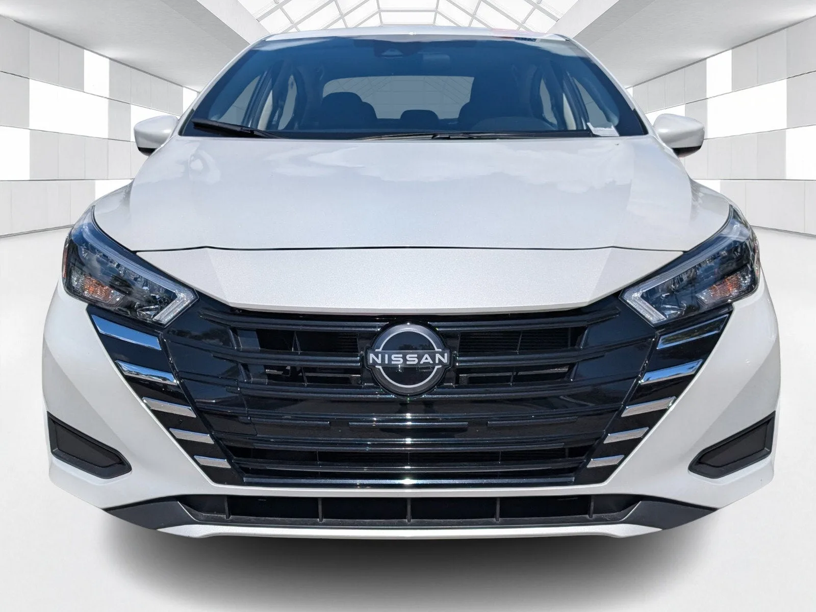 2025 Nissan Versa SV photo 2