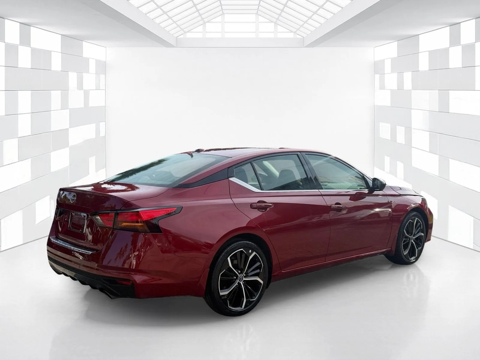 2023 Nissan Altima SR photo 7