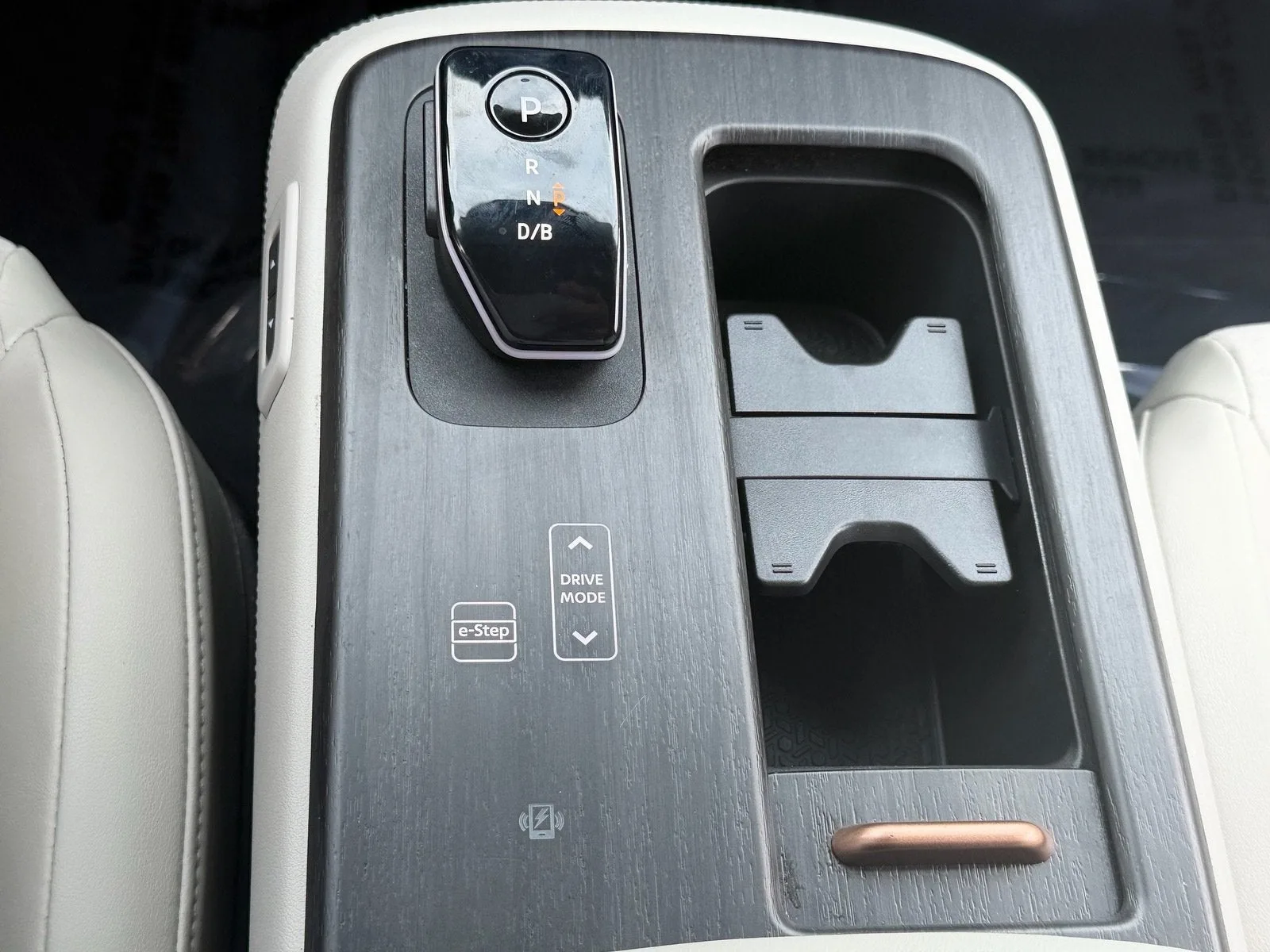2025 Nissan ARIYA ENGAGE photo 25