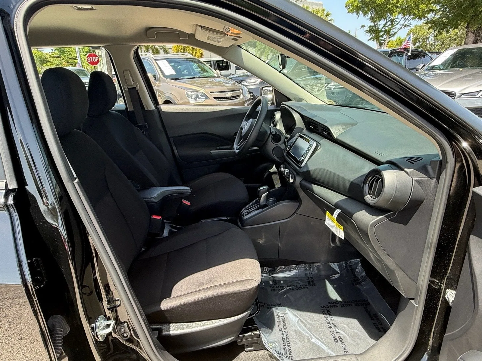 2025 Nissan Kicks Play S photo 15