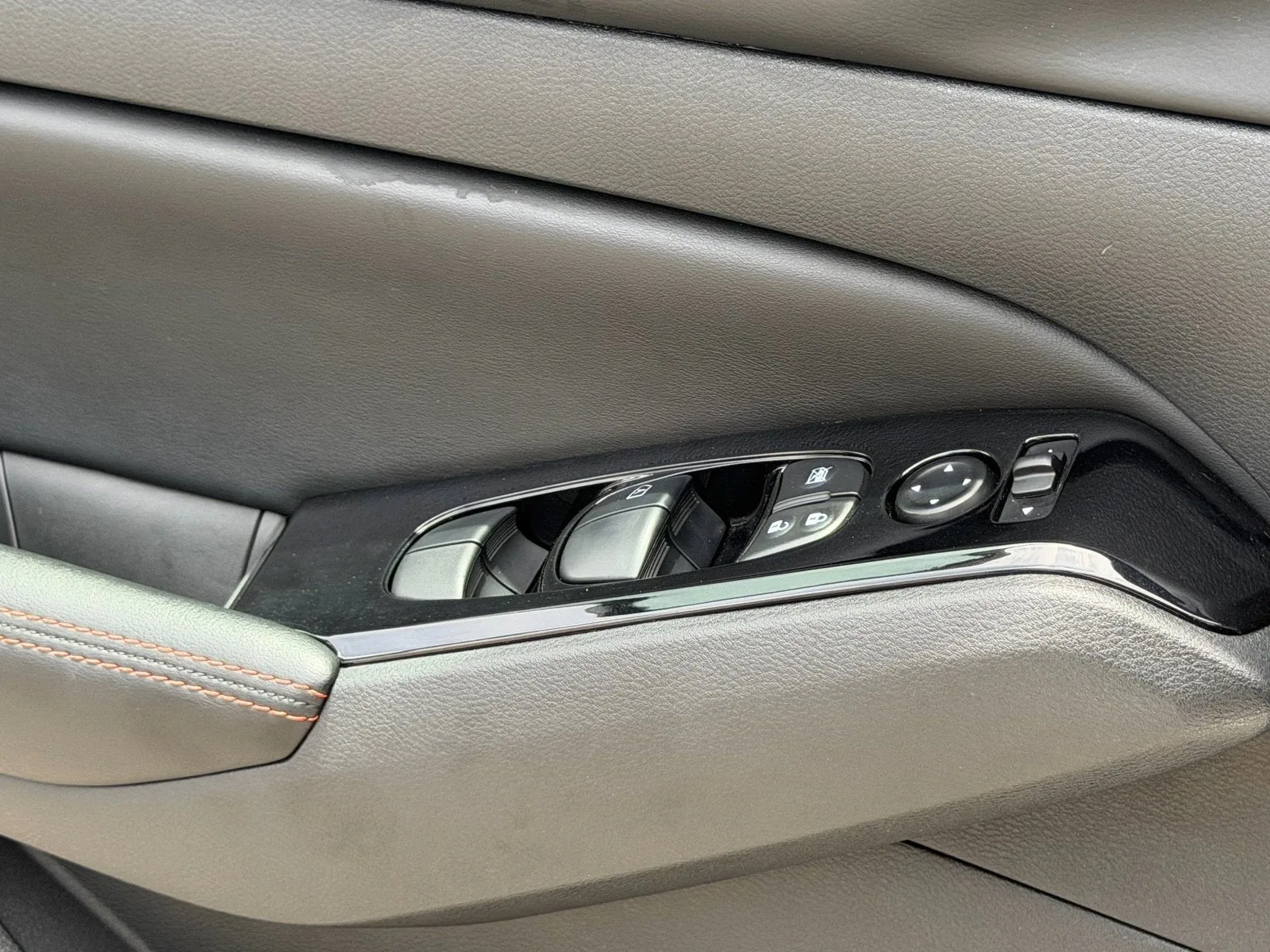 2024 Nissan Altima SR photo 28
