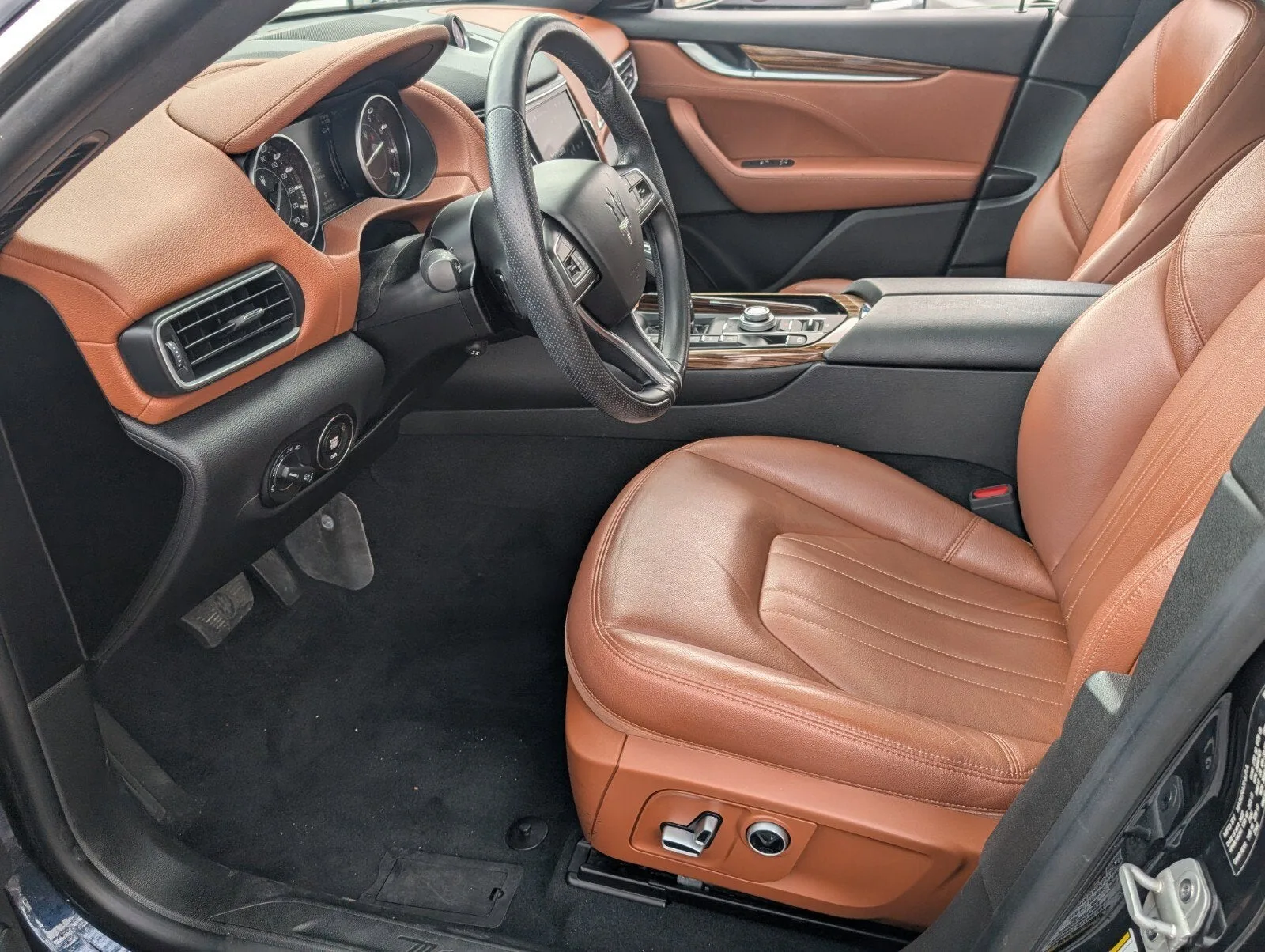 2022 Maserati Levante GT photo 11