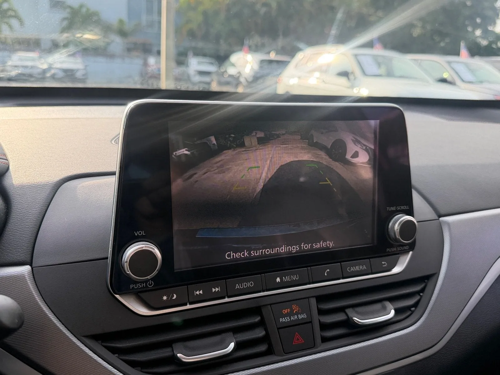 2023 Nissan Altima SR photo 24
