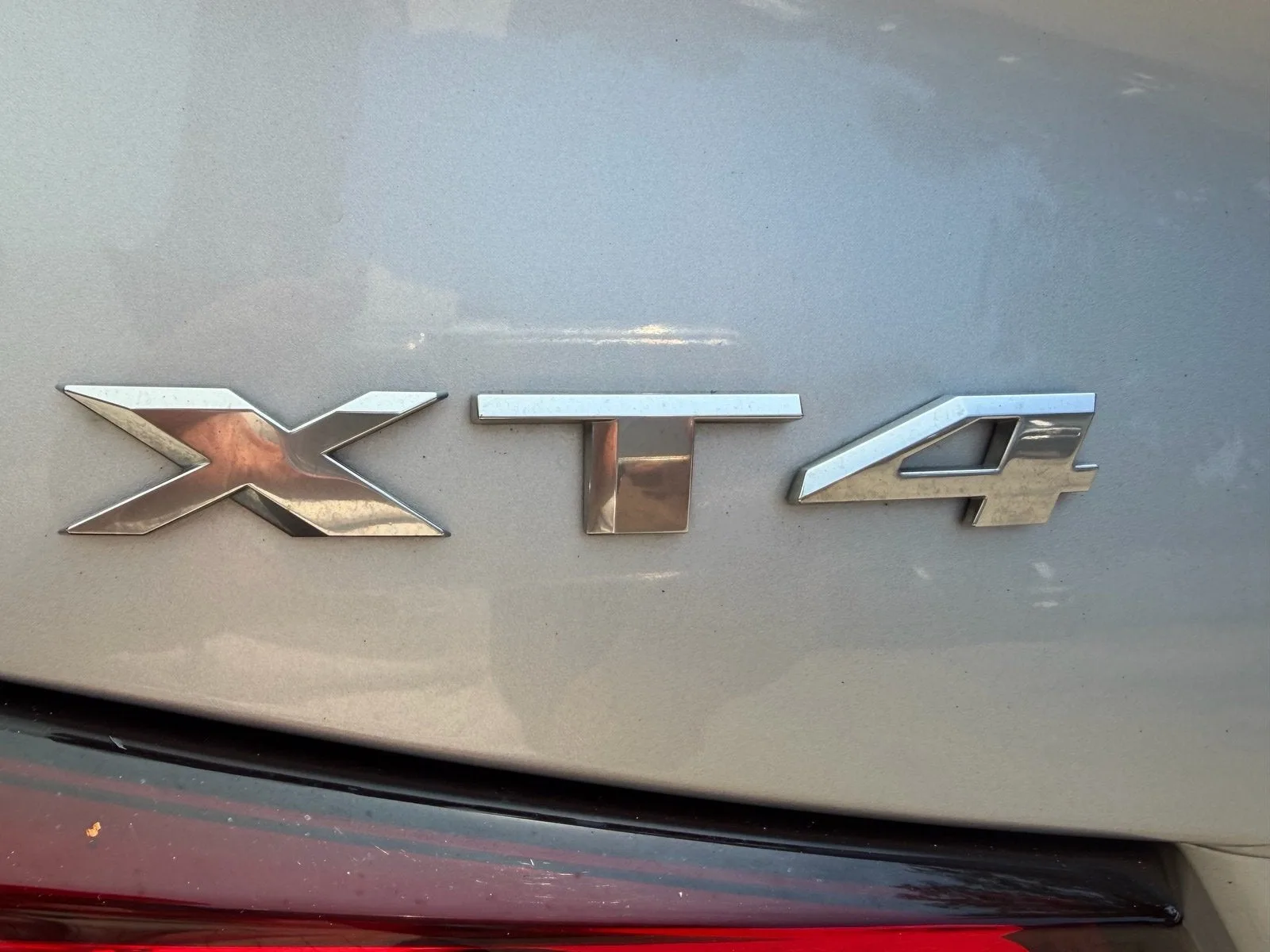 2020 Cadillac XT4 FWD Luxury photo 11