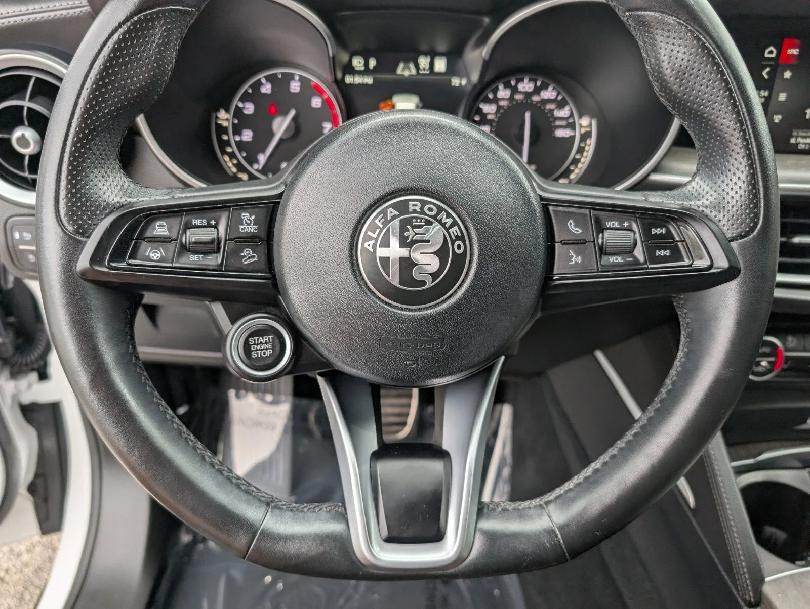2023 Alfa Romeo Stelvio Ti photo 36