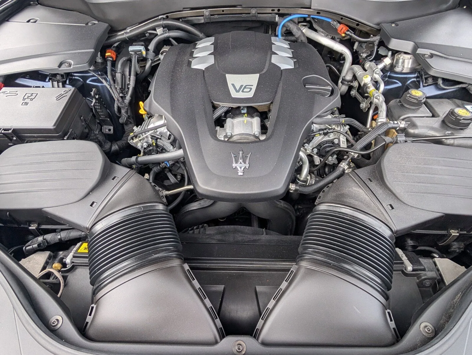 2022 Maserati Levante GT photo 24