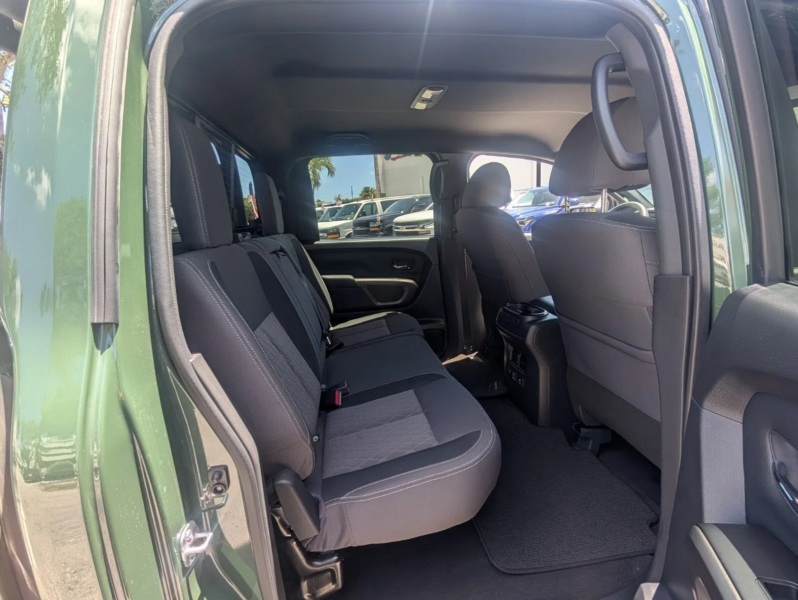 2024 Nissan Titan Crew Cab SV photo 15