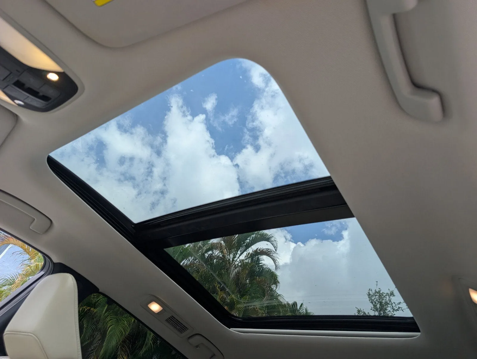 2023 INFINITI QX60 LUXE photo 24