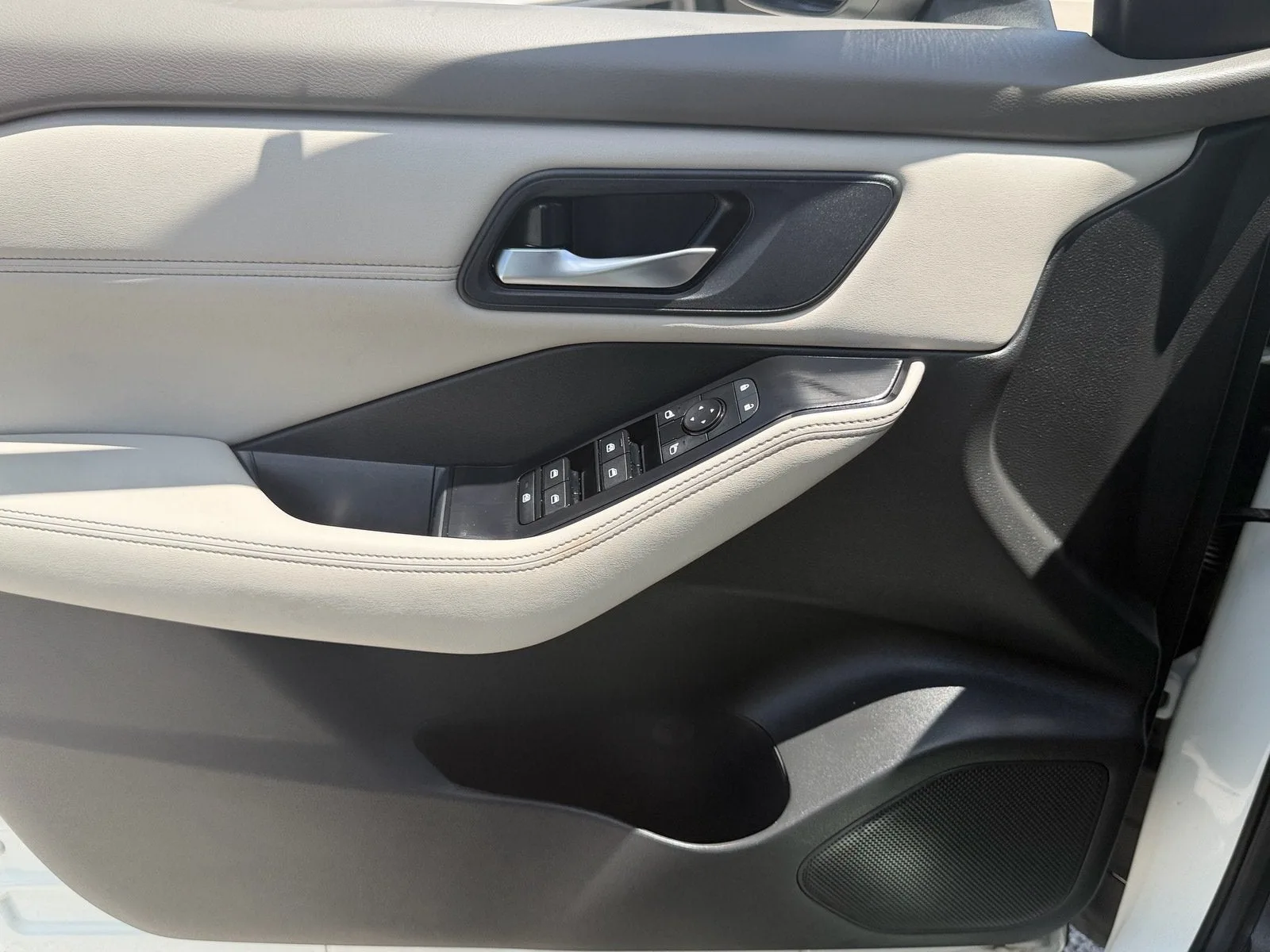 2023 Nissan Rogue SV photo 33