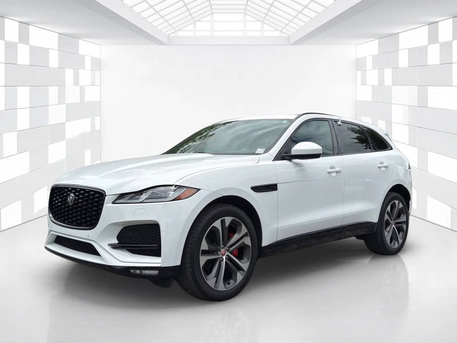 2022 Jaguar F-PACE S photo 3