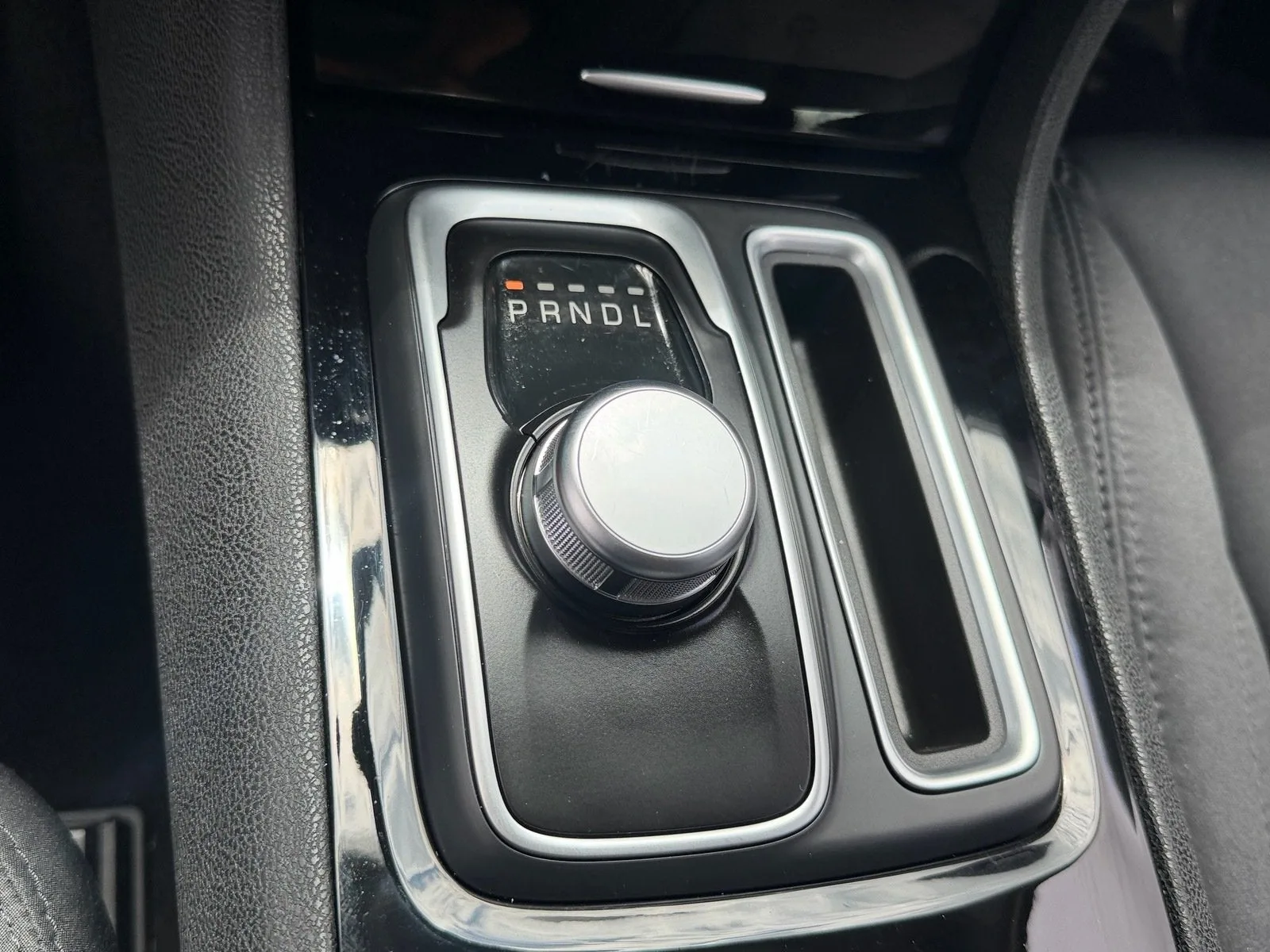 2023 Chrysler 300 Touring photo 26
