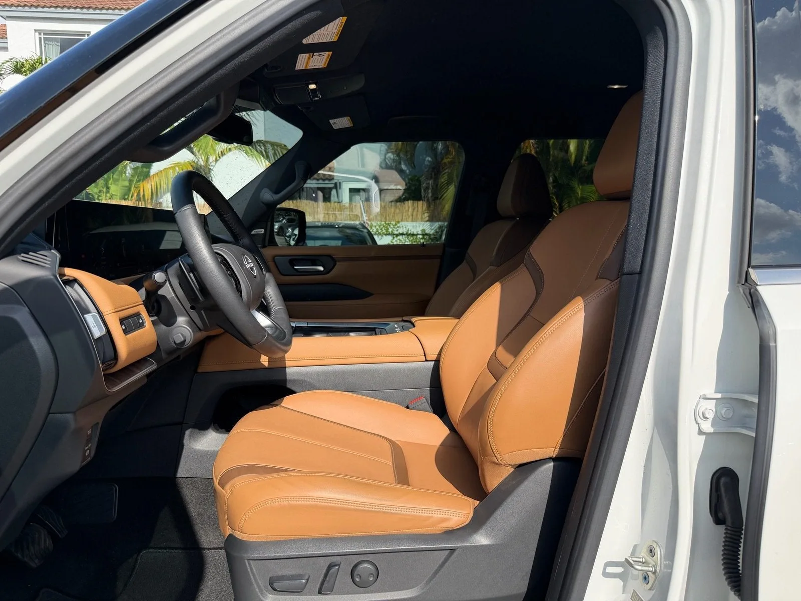 2025 Nissan Armada SL photo 26