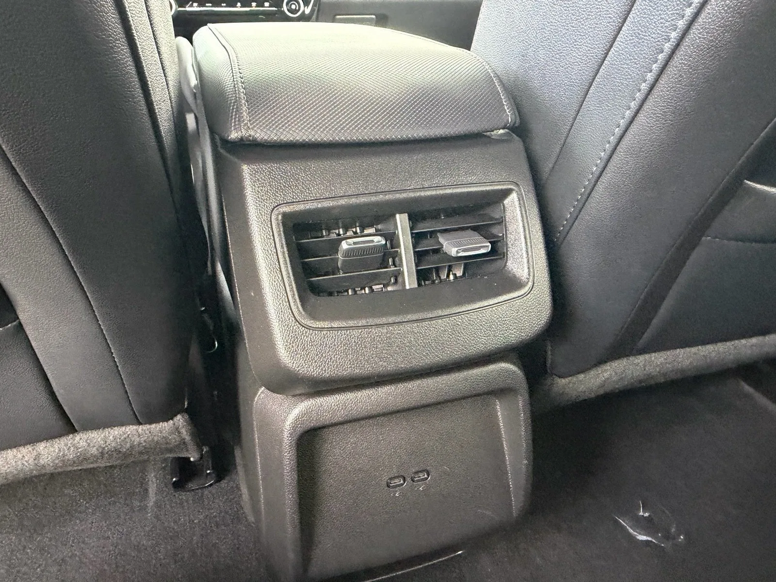2024 Chevrolet Equinox EV RS photo 12