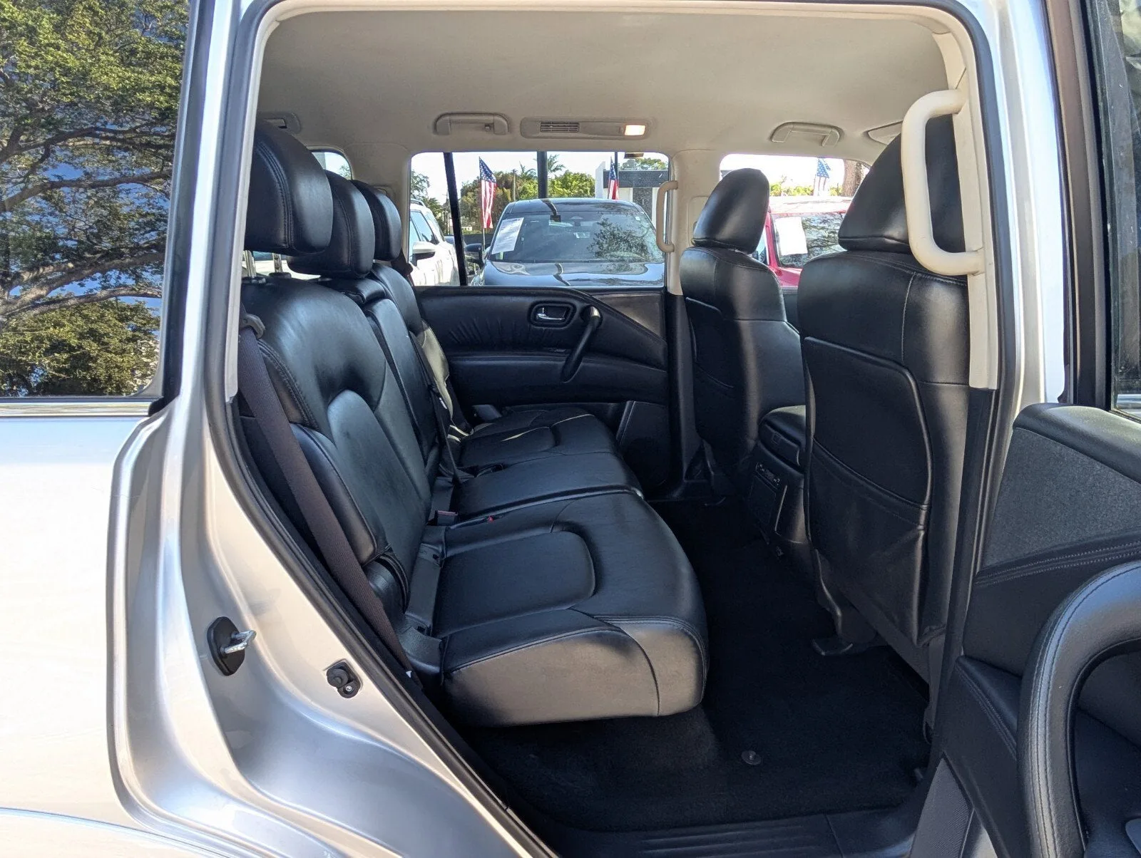 2024 Nissan Armada SV photo 16