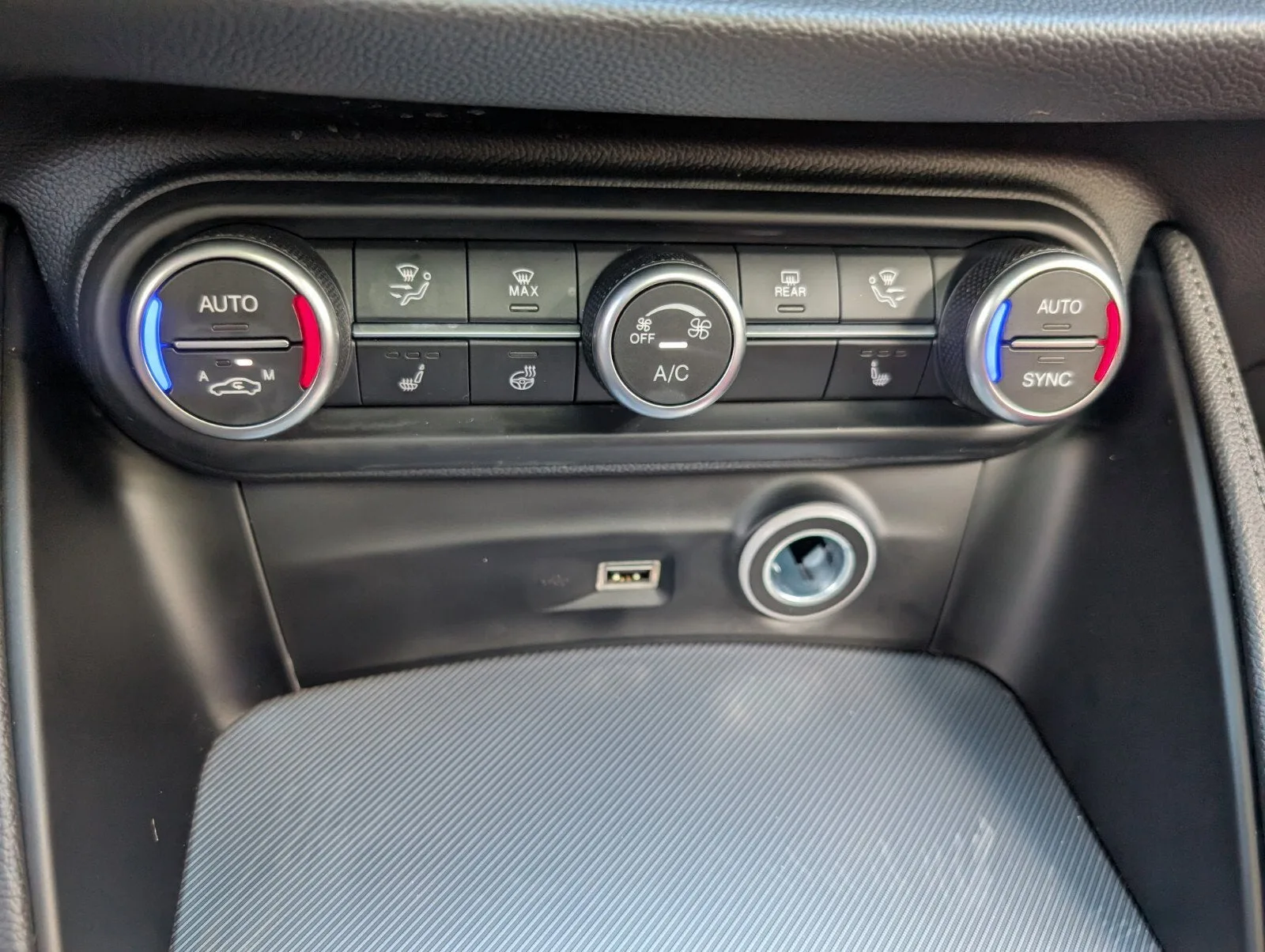 2023 Alfa Romeo Stelvio Veloce photo 26