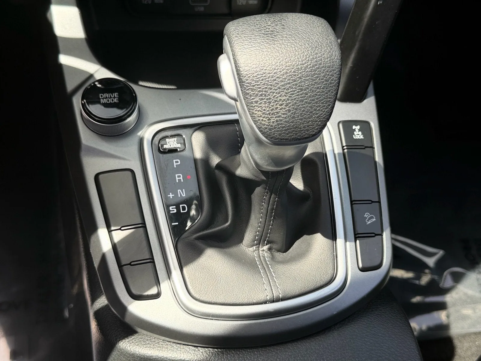 2022 Kia Seltos LX photo 23