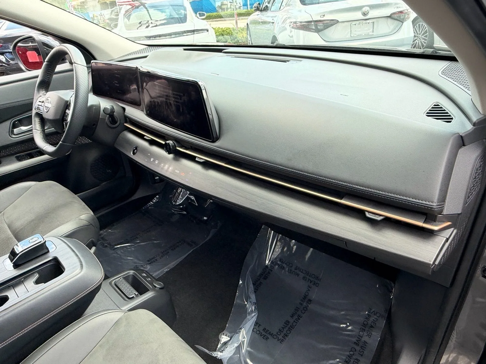 2024 Nissan ARIYA ENGAGE photo 17