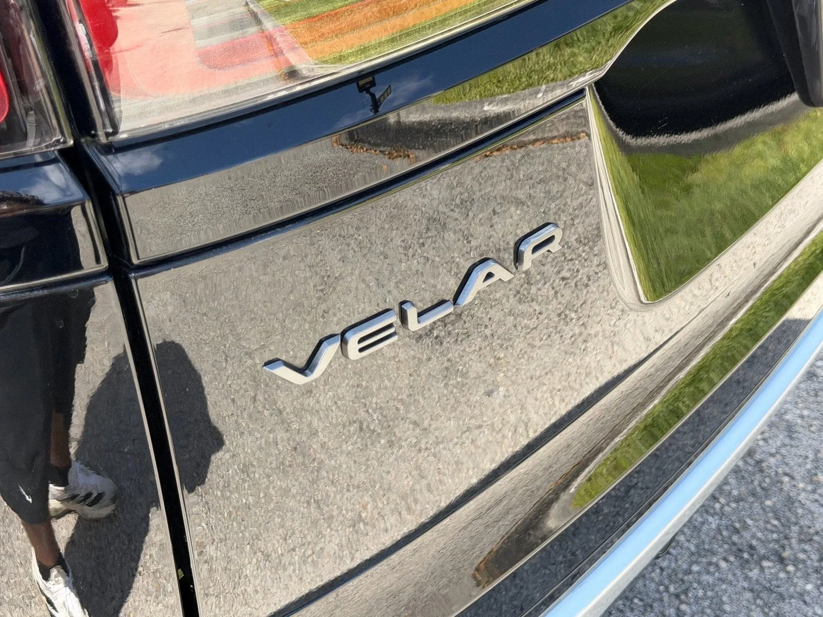 2022 Land Rover Range Rover Velar R-Dynamic S photo 15