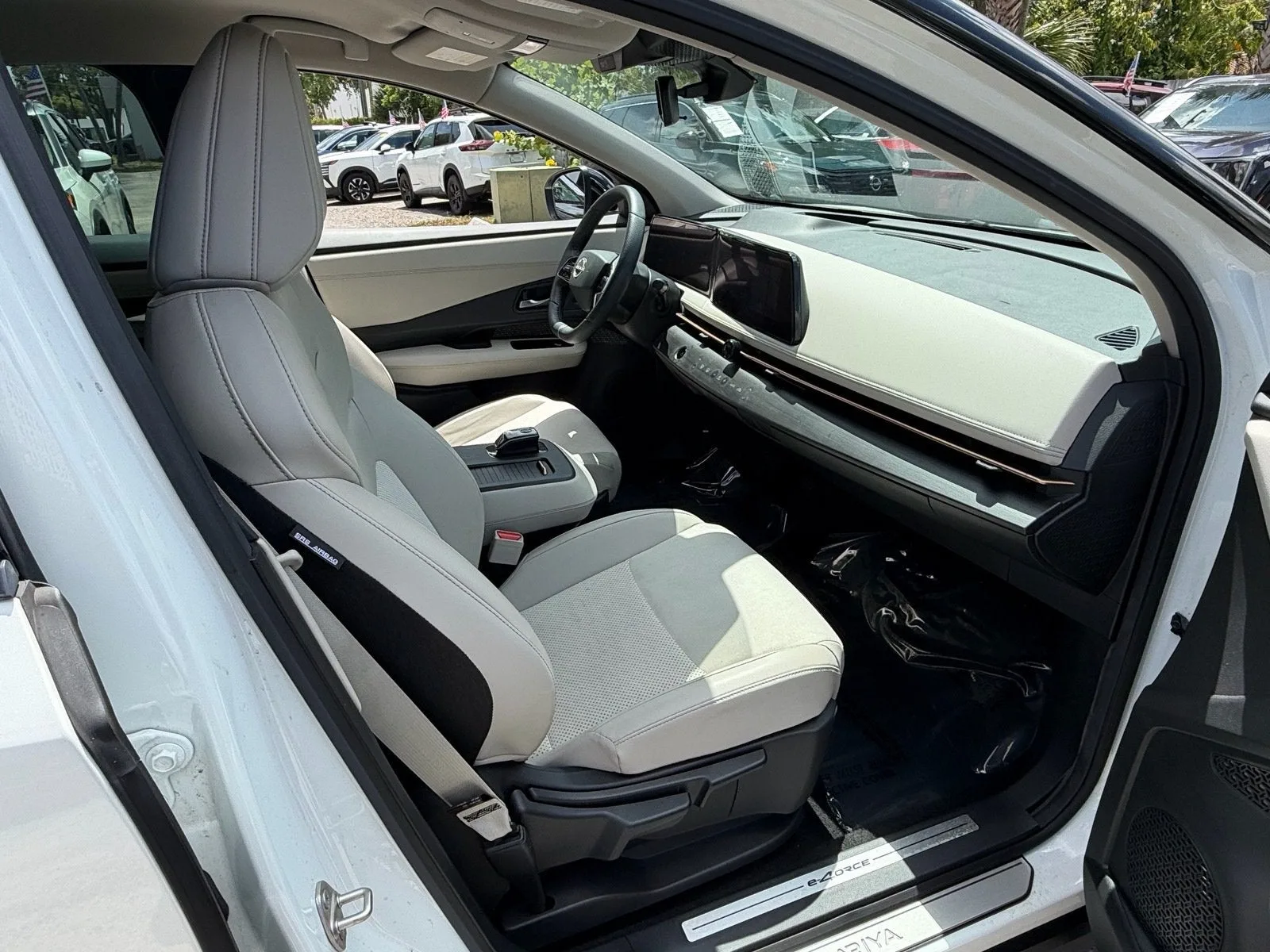 2023 Nissan ARIYA ENGAGE photo 17