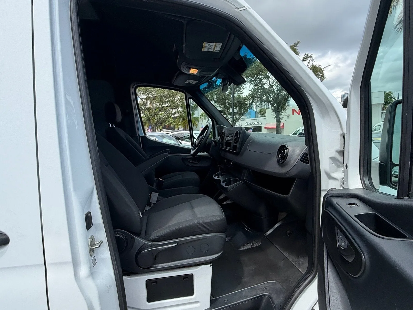 2022 Mercedes-Benz Sprinter Cargo Van Cargo 144 WB photo 11