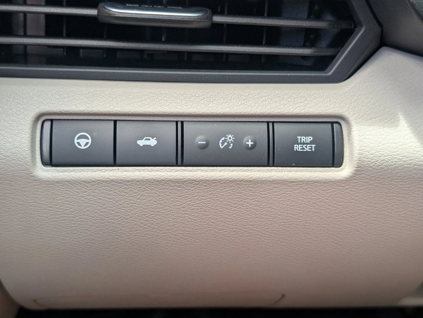 2025 Nissan Altima SL photo 32