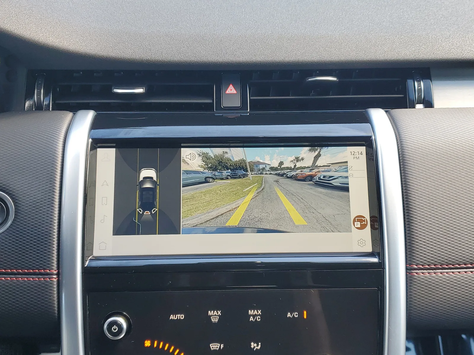 2023 Land Rover Discovery Sport SE R-Dynamic photo 8