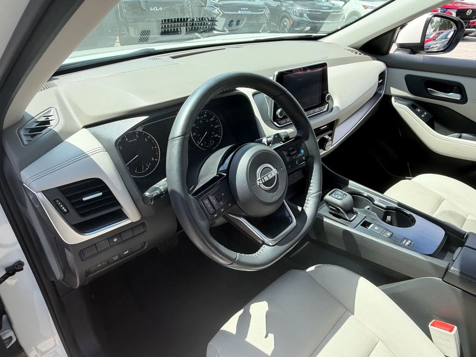 2023 Nissan Rogue SV photo 10