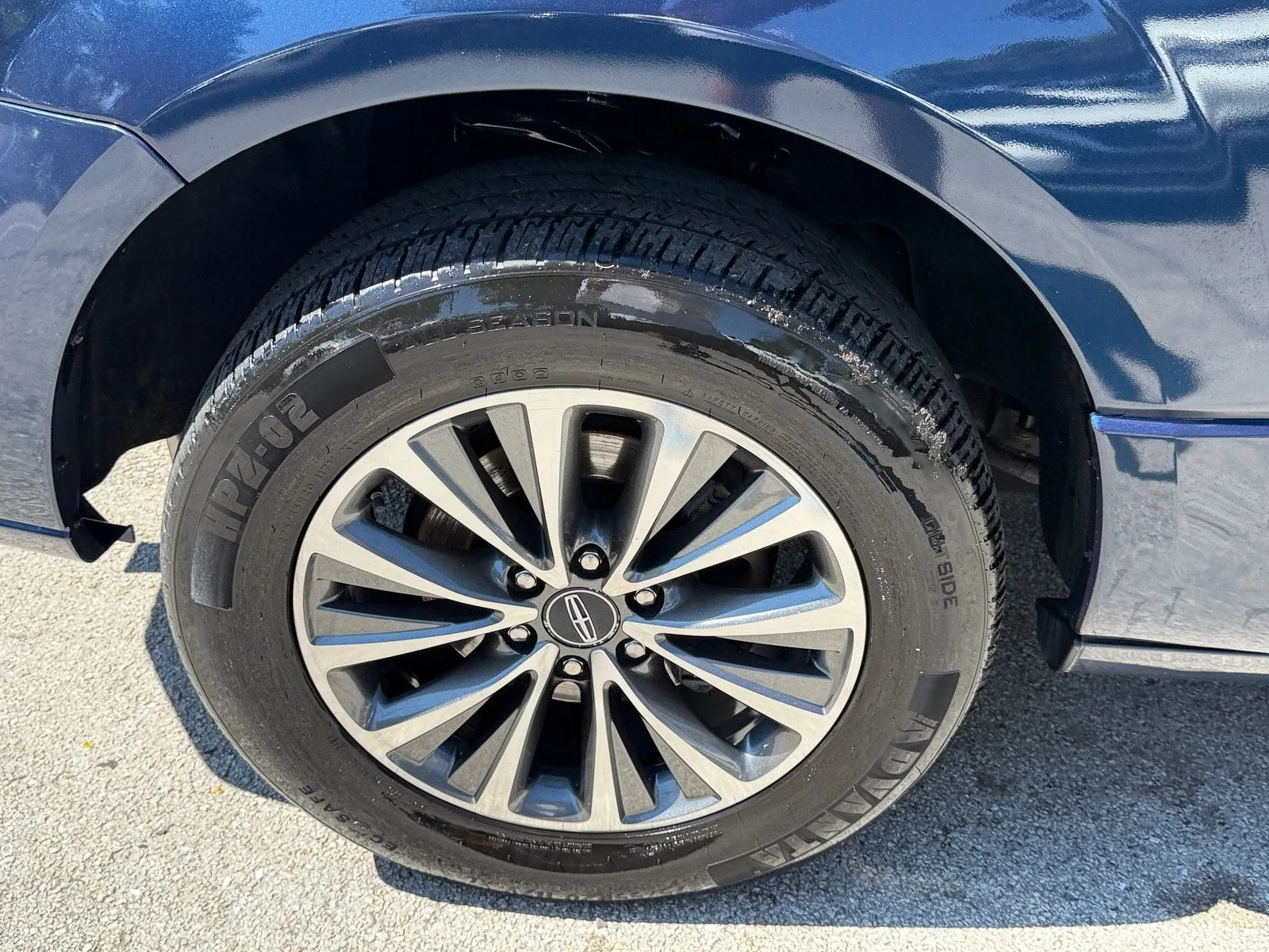 2017 Lincoln Navigator L Select photo 22