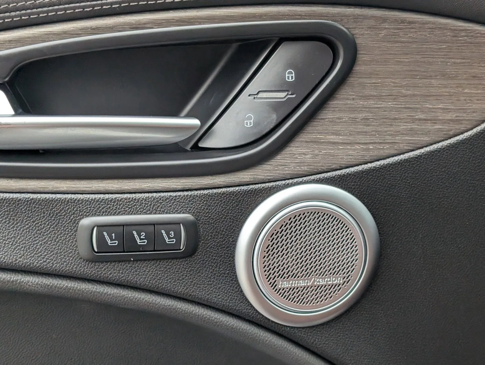2023 Alfa Romeo Stelvio Ti photo 39