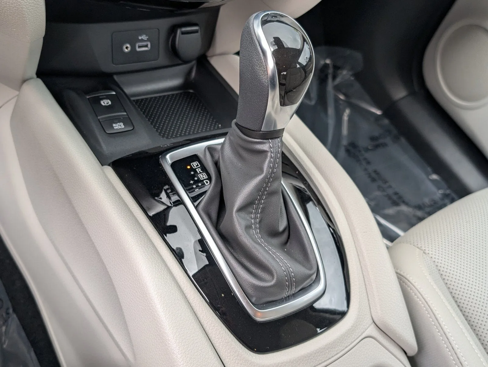 2022 Nissan Rogue Sport SL photo 28