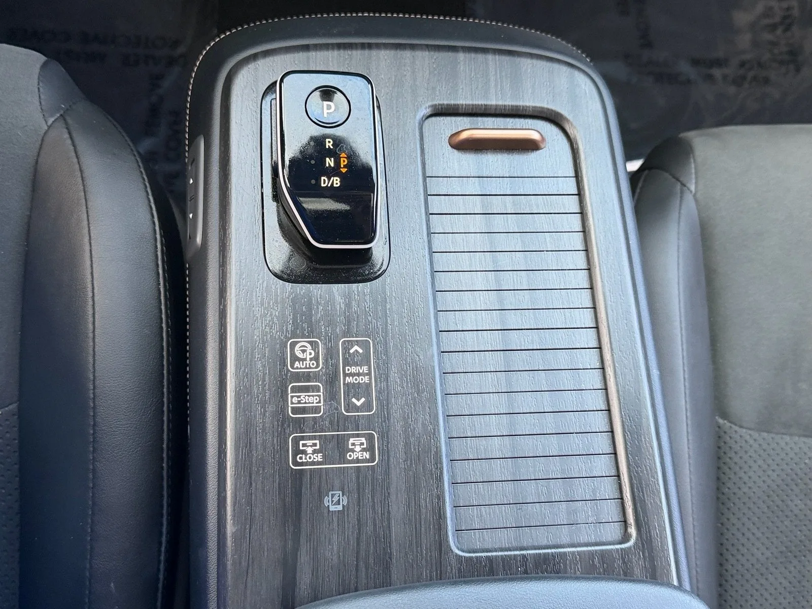 2024 Nissan ARIYA EMPOWER+ photo 25
