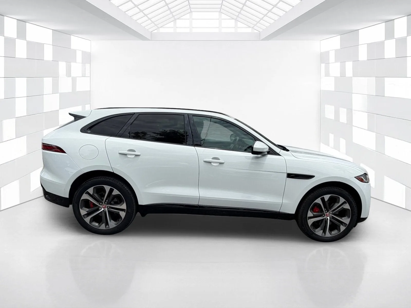 2022 Jaguar F-PACE S photo 8