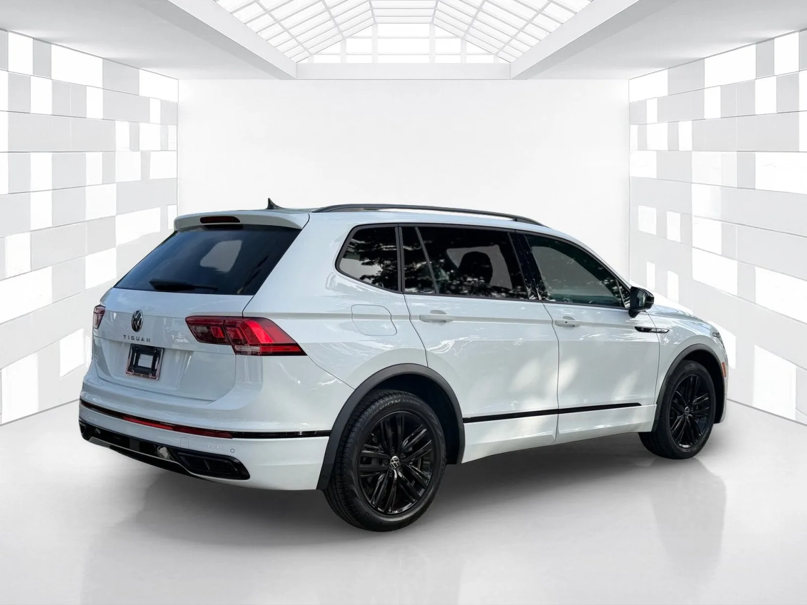 2022 Volkswagen Tiguan SE R-Line Black photo 7