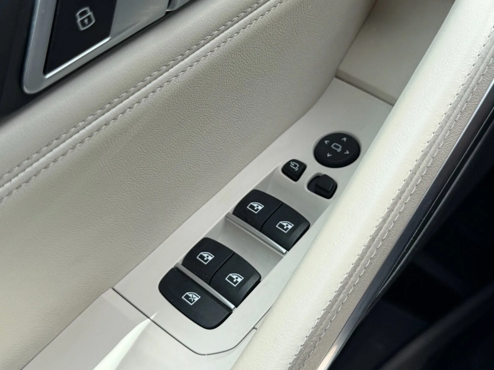 2023 BMW X6 xDrive40i photo 29