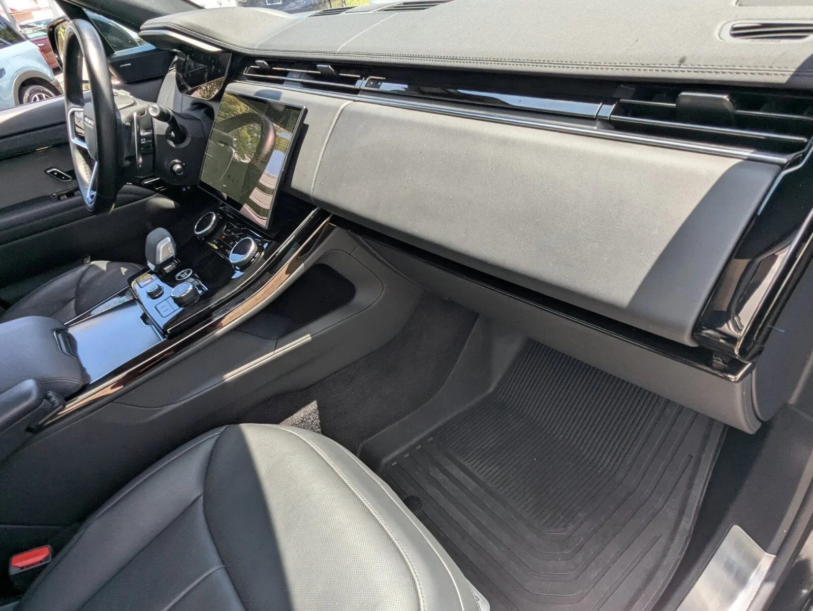2023 Land Rover Range Rover Sport SE photo 15
