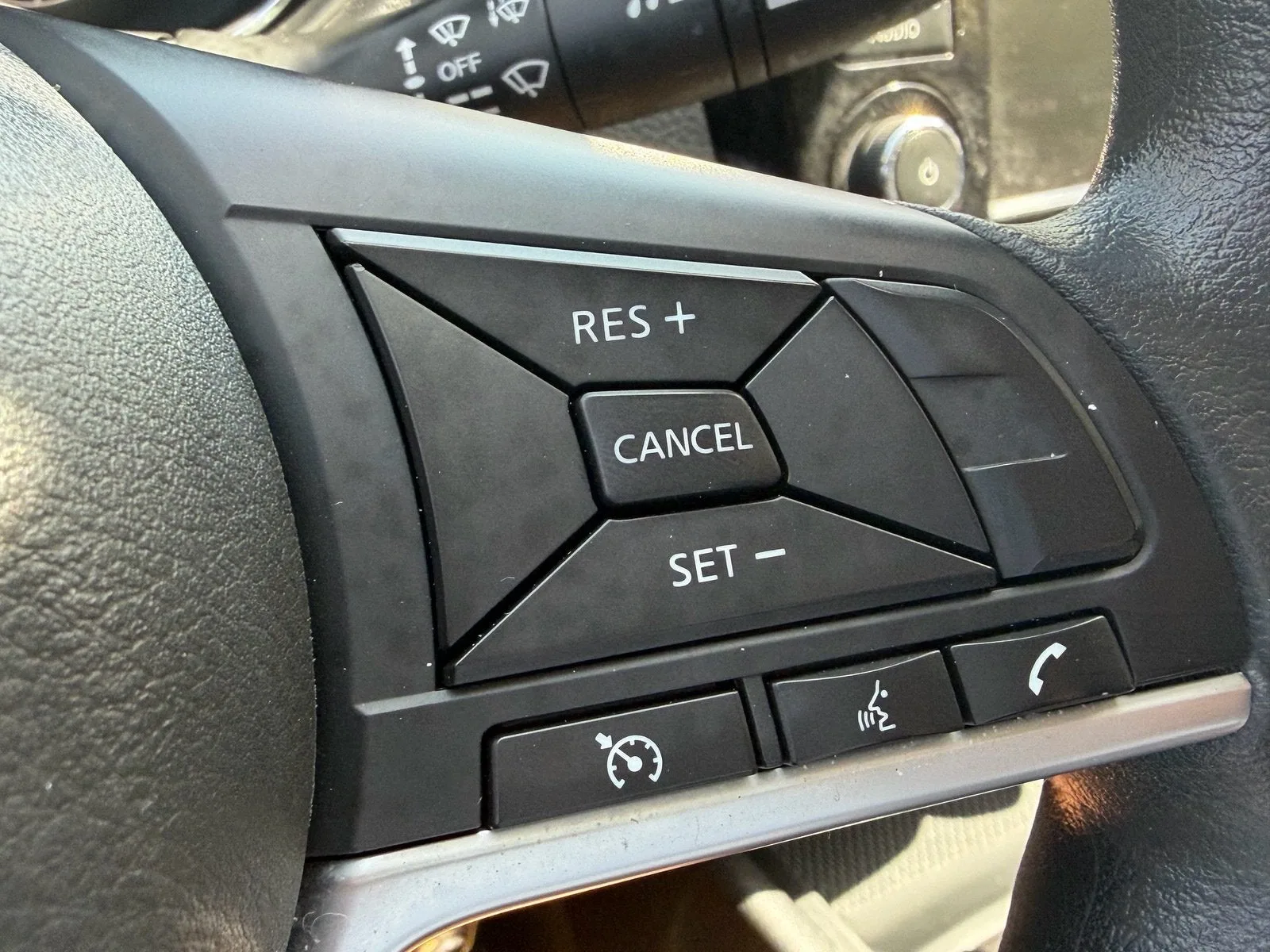 2020 Nissan Rogue S photo 26