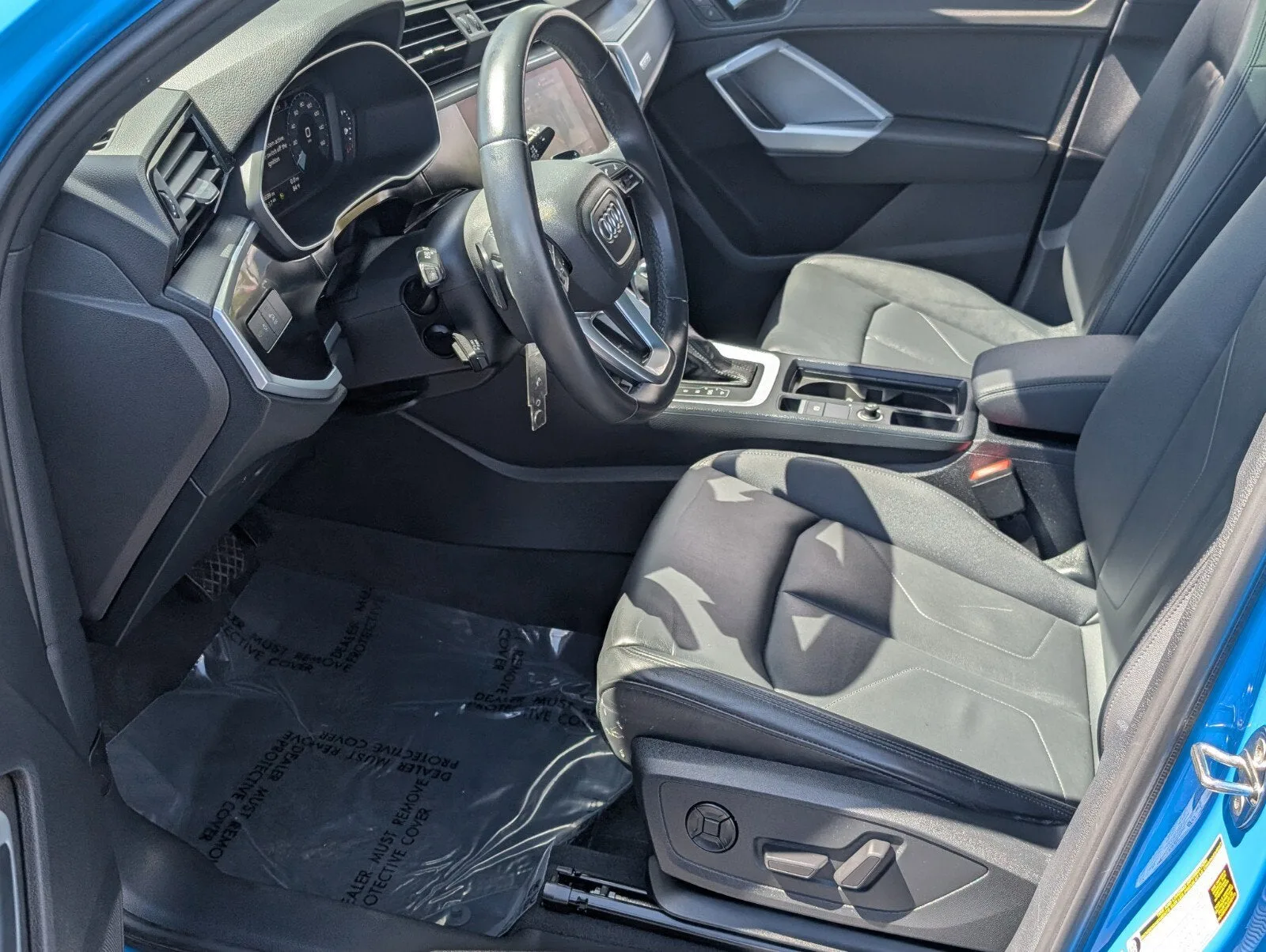 2022 Audi Q3 S line Premium Plus photo 12
