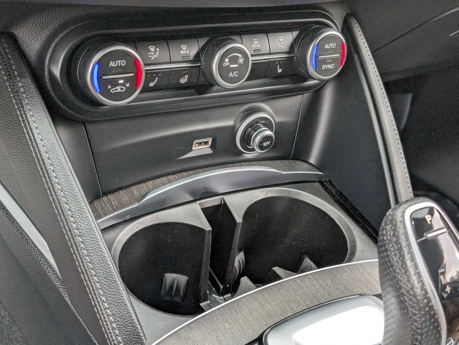 2023 Alfa Romeo Stelvio Ti photo 29