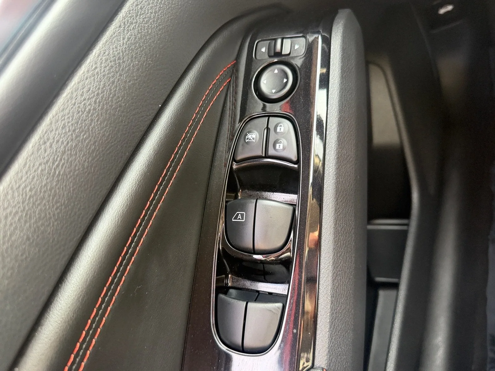2023 Nissan Altima SR photo 33
