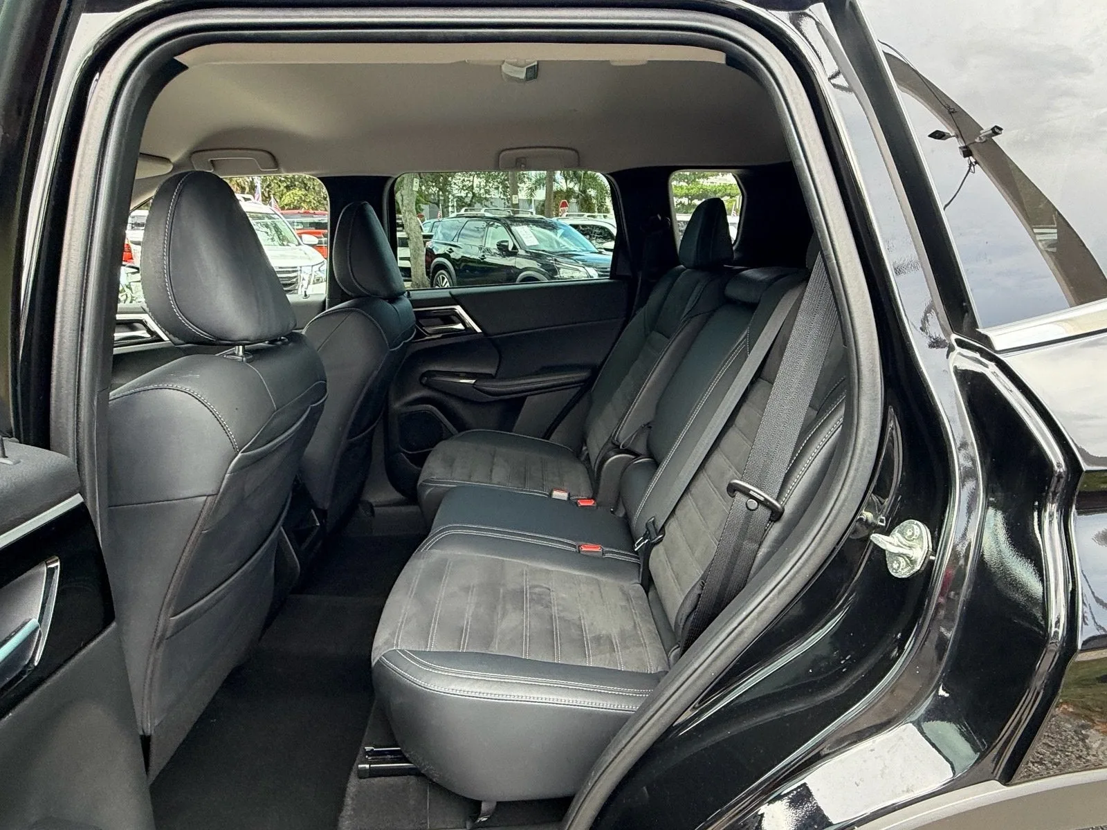 2022 Mitsubishi Outlander SE photo 11