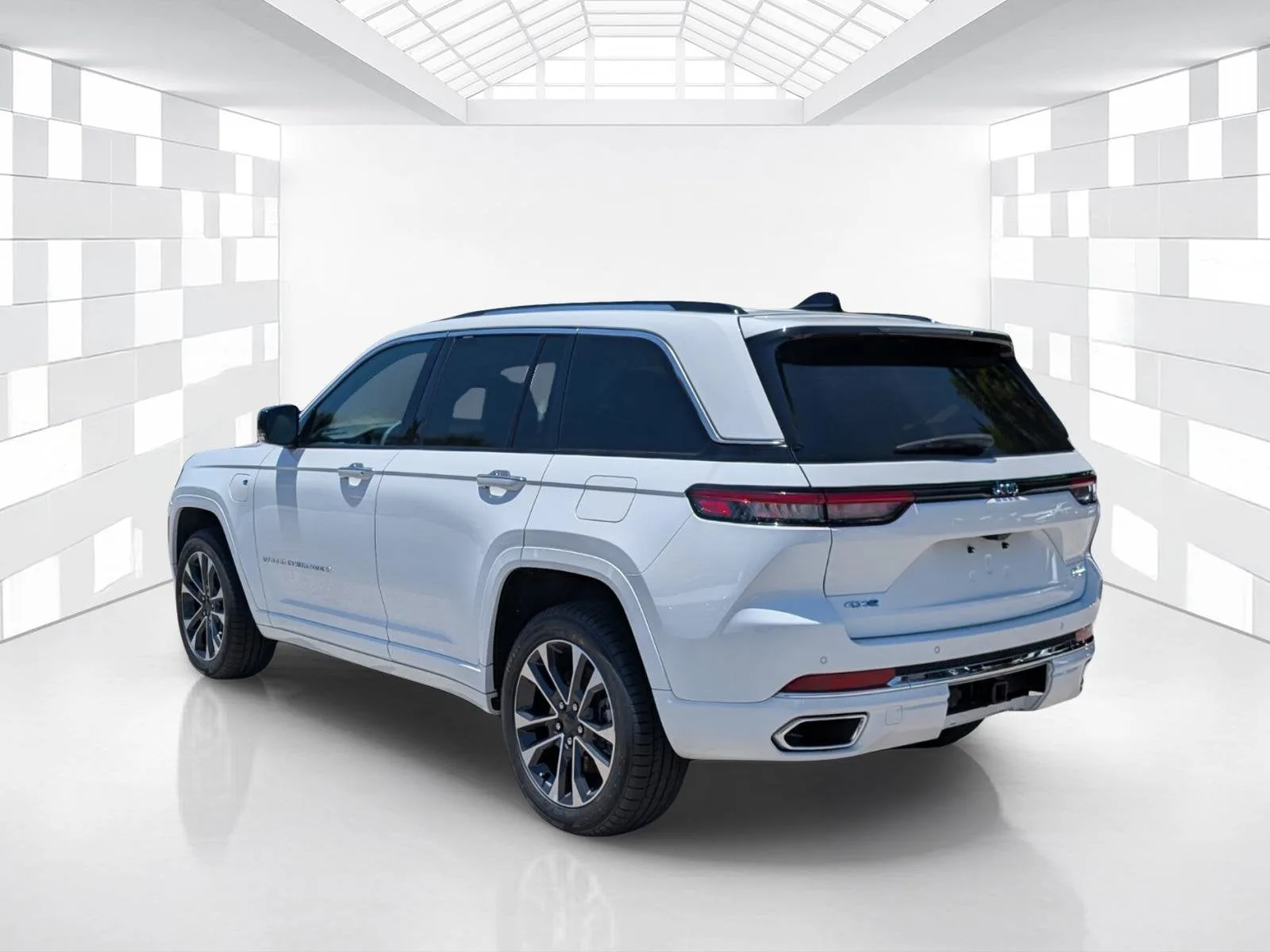 2022 Jeep Grand Cherokee 4xe Overland photo 5