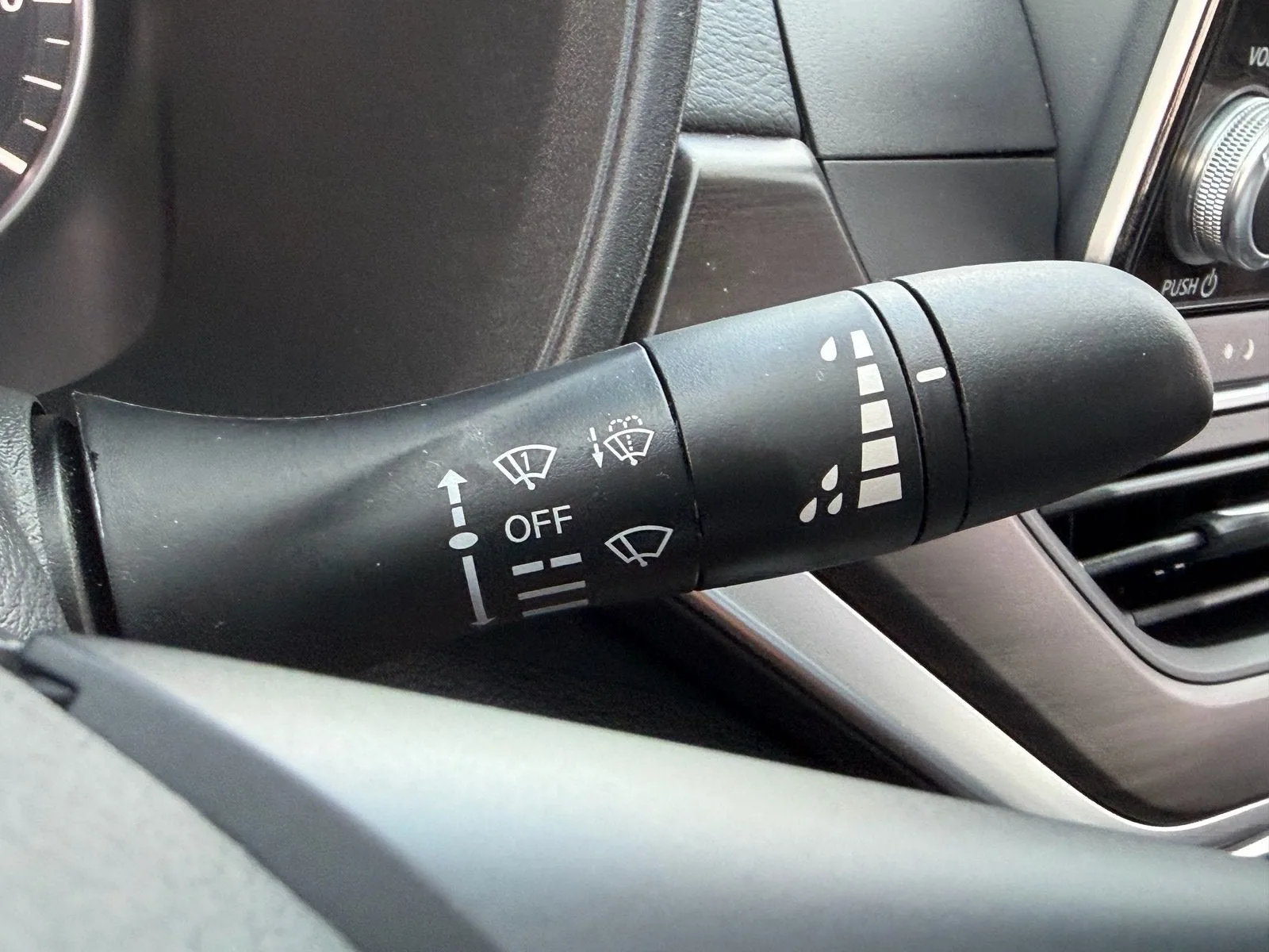2025 Nissan Altima SV photo 27