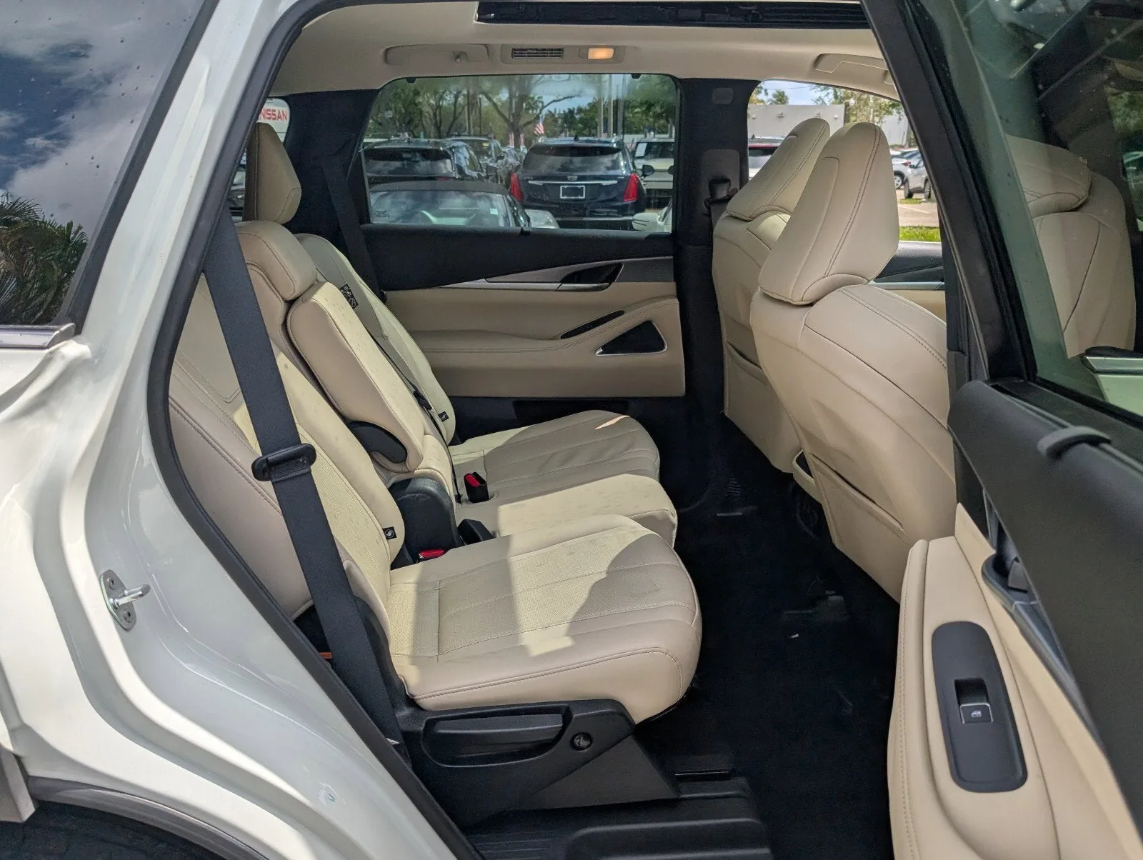 2023 INFINITI QX60 LUXE photo 19