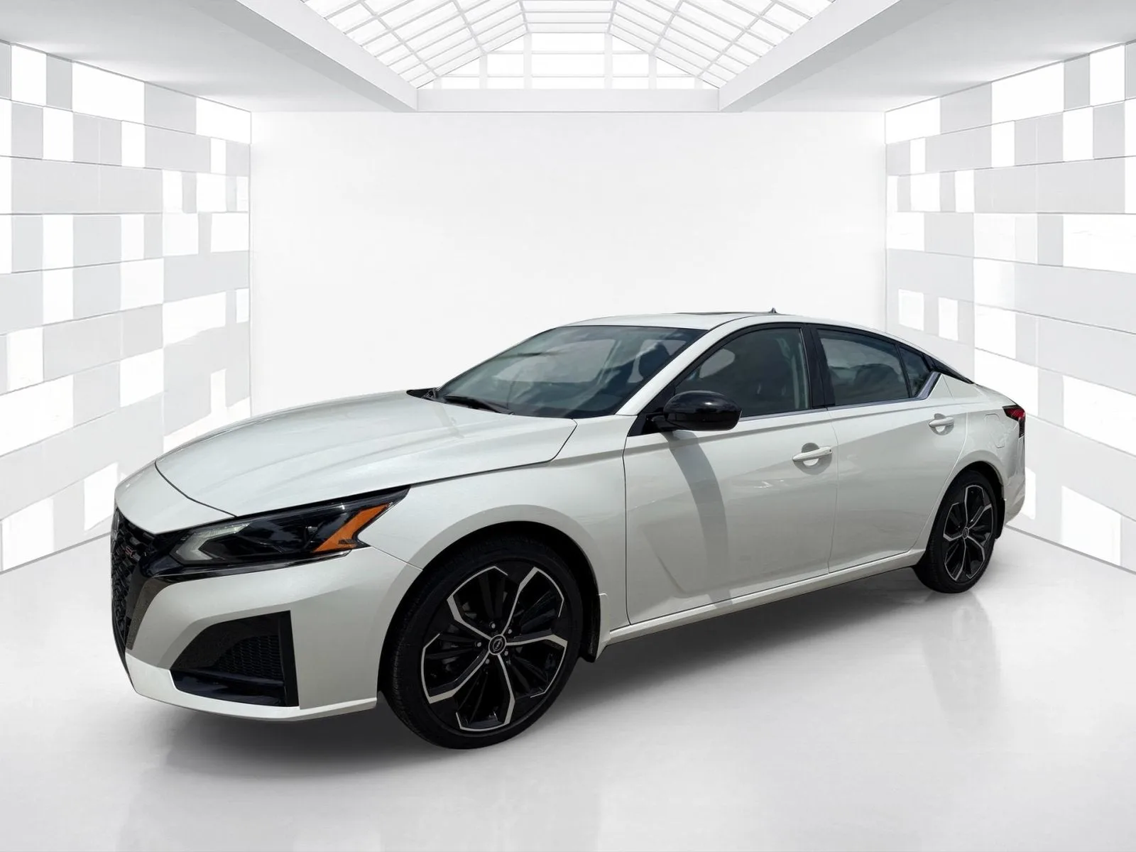 2025 Nissan Altima SR photo 3