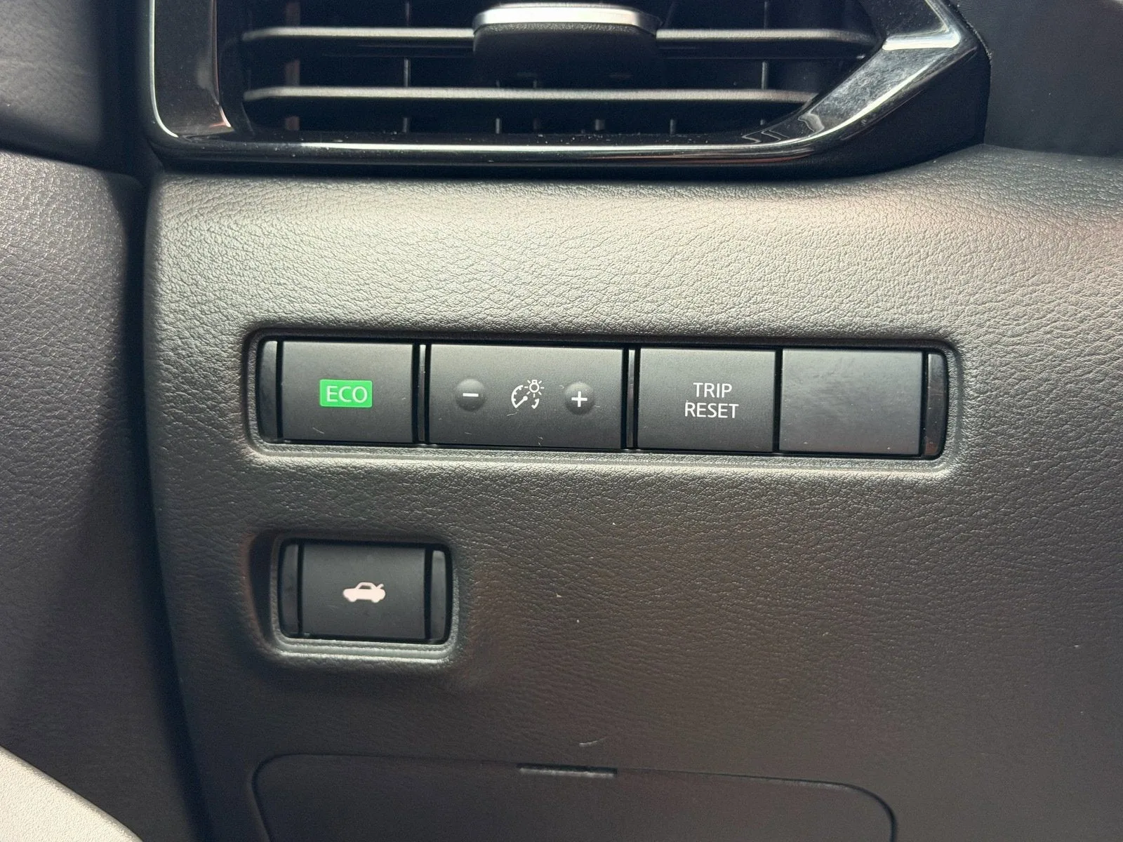 2024 Nissan Sentra SV photo 27