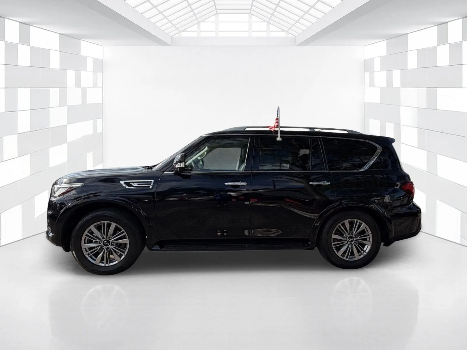 2021 INFINITI QX80 LUXE photo 4