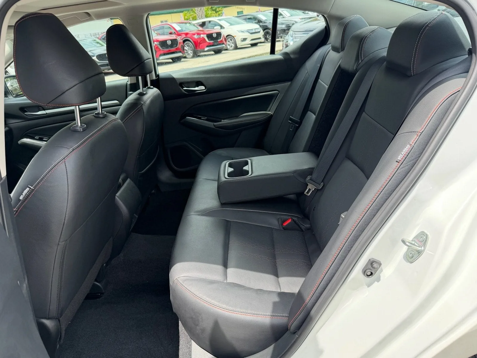 2025 Nissan Altima SR photo 12