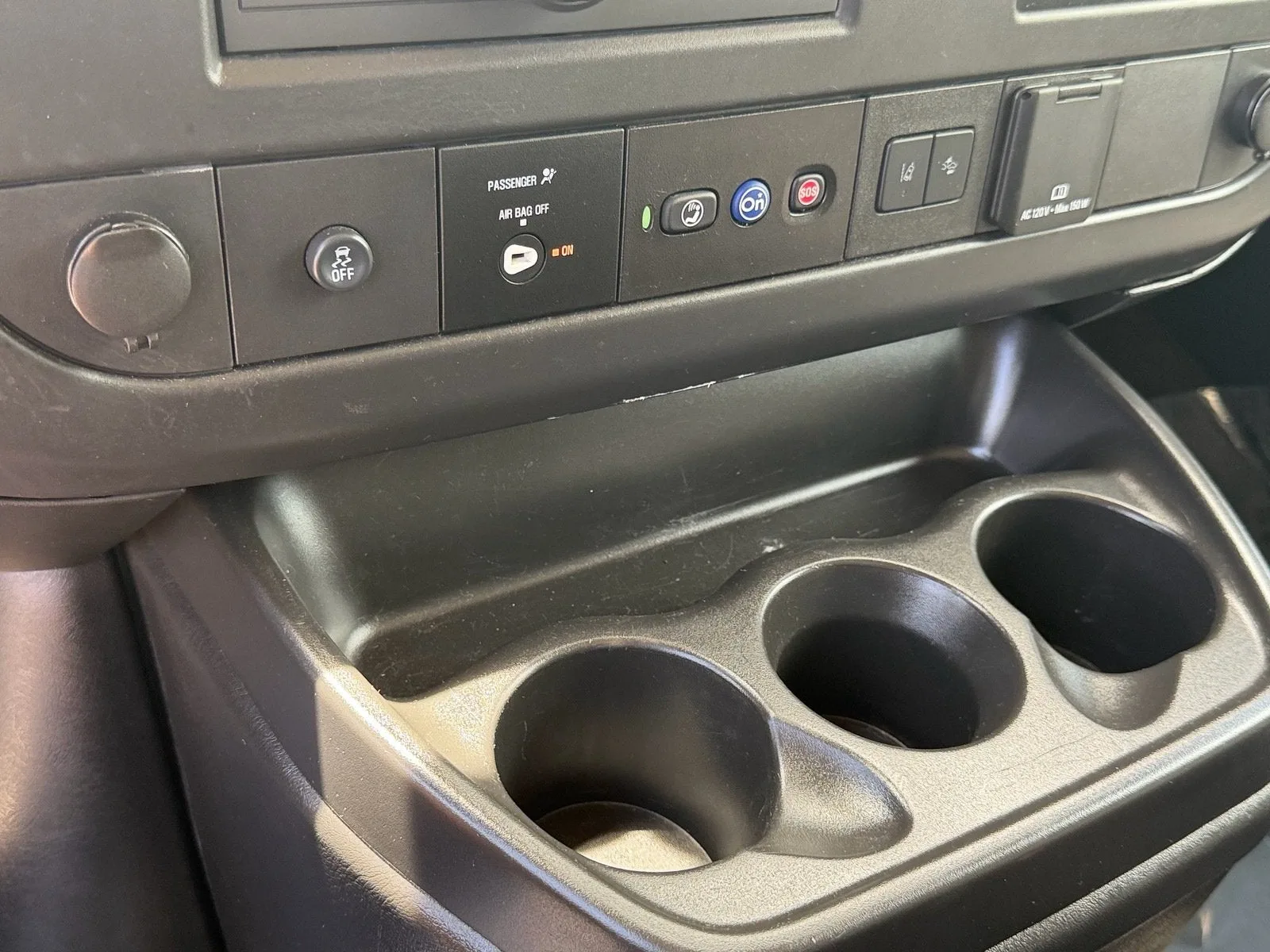 2024 Chevrolet Express Passenger LT photo 22