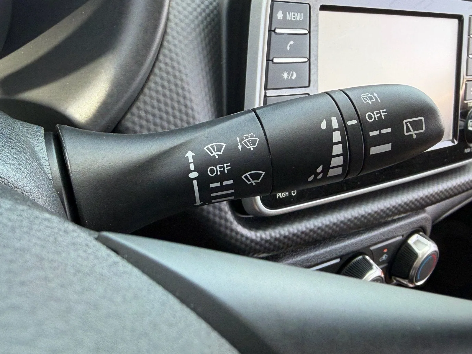 2025 Nissan Kicks Play S photo 26